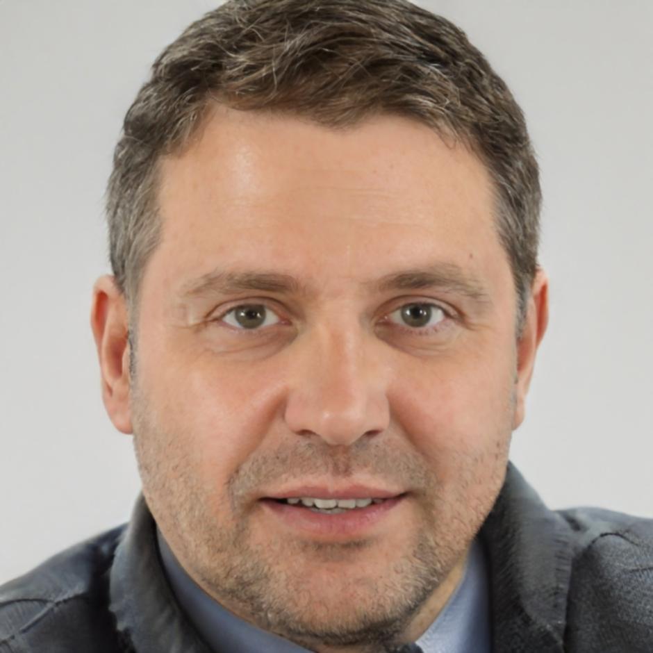 Portrait de Marc Dubois, Directeur des Analyses Financières